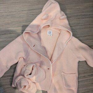 Cotton Gap bear hoodie and booties